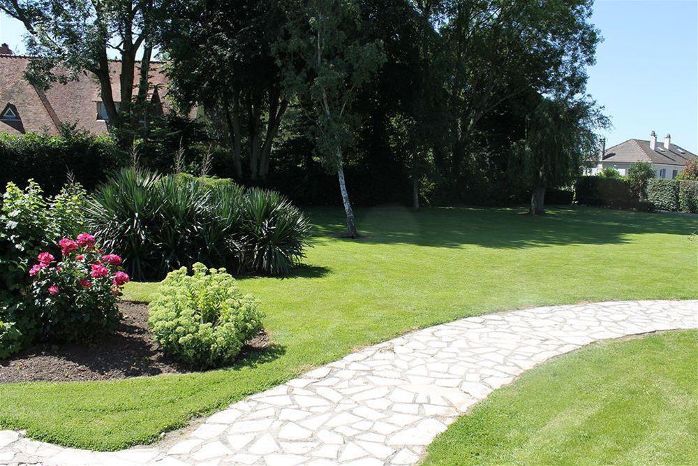 Logis Hotel & Restaurant - Le Relais De Montigny Montigny  Exterior foto